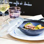 Logis Restaurant Le Cours 3* Saint-Gilles (Gard)