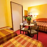 Logis Restaurant Le Cours Hotel