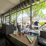 Hotel Logis Restaurant Le Cours 3*