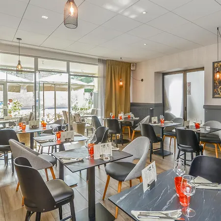 Logis Restaurant Le Cours 3*