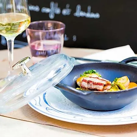 Logis Restaurant Le Cours 3*