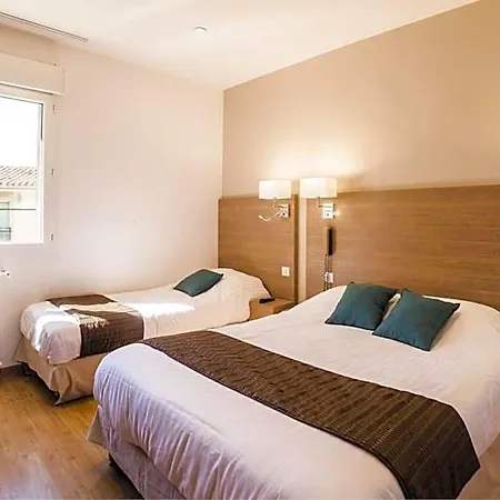 Logis Restaurant Le Cours Hotel Saint-Gilles (Gard)