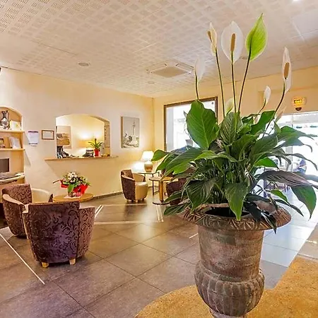 Logis Restaurant Le Cours Hotel