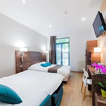Logis Restaurant Le Cours Hotel Saint-Gilles (Gard)