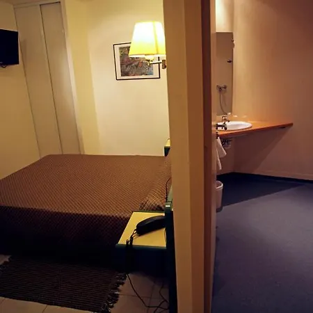 호텔 Logis Restaurant Le Cours 생 질