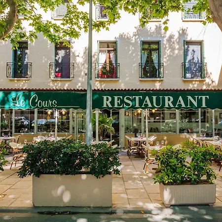 Logis Restaurant Le Cours 3* Saint-Gilles (Gard)