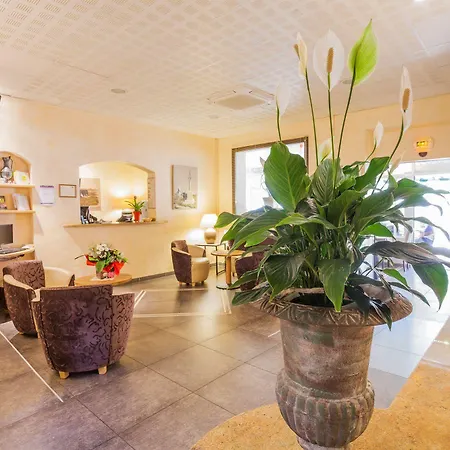 Ξενοδοχείο Logis Restaurant Le Cours 3*