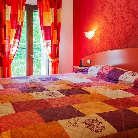 Hotel Logis Restaurant Le Cours 3*