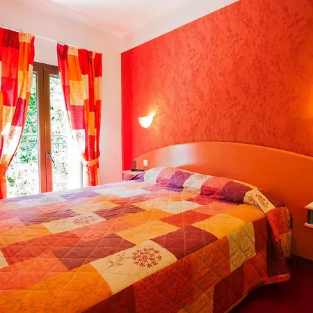 Logis Restaurant Le Cours Hotel 3*